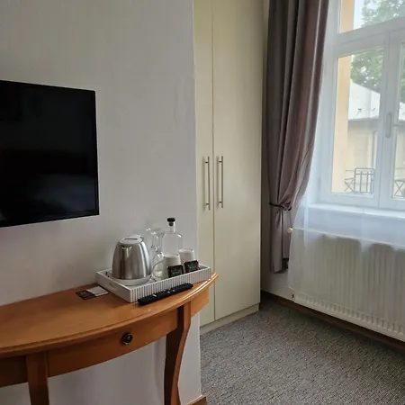 Aurelius Pensión 3*