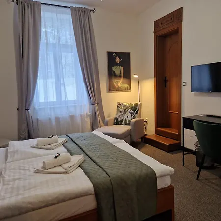 Aurelius 3*