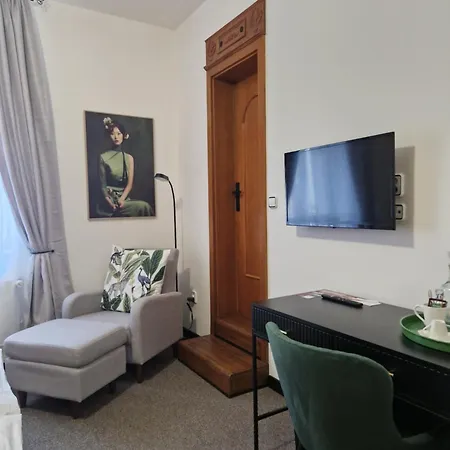 Pensión Aurelius 3*